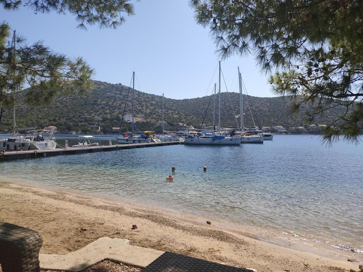 Apartman Portorus Lastovo Exteriör bild